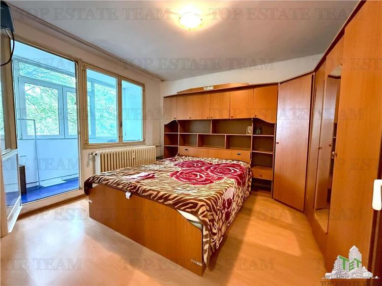 Apartament 3 camere decomandat in Drumul Taberei, la 5 minute de metrou Valea Ia
