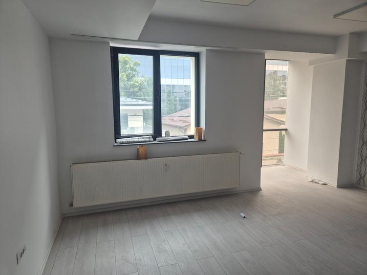 Cladire birouri S+P+3, lift, se adauga 200 EURO utilitati, intre Plaza si Afi