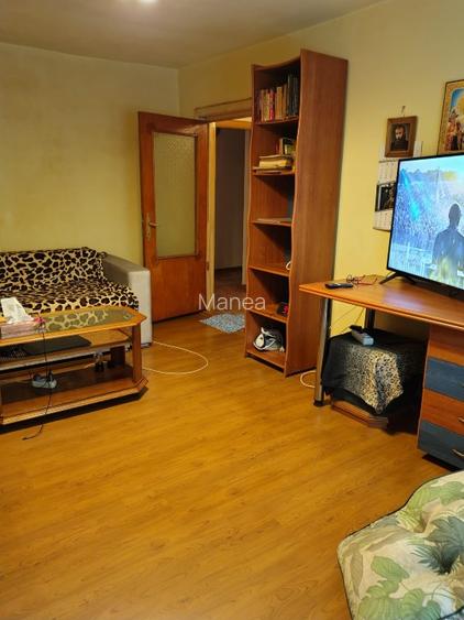 Vând apartament 4 camere decomandat confort 1 etaj 1  - 3
