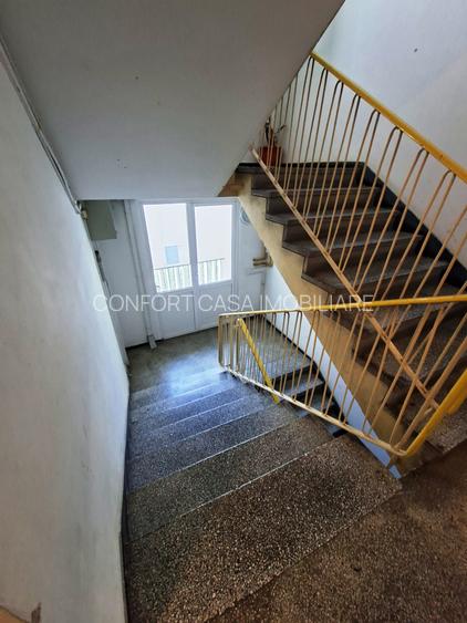 3 camere Titan Parc - Metrou - 19