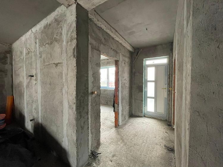 Duplex 4 camere despartit prin camera tehnica - Mosnita Noua