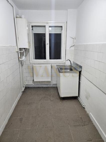Apartament 2 camere decomandat.
