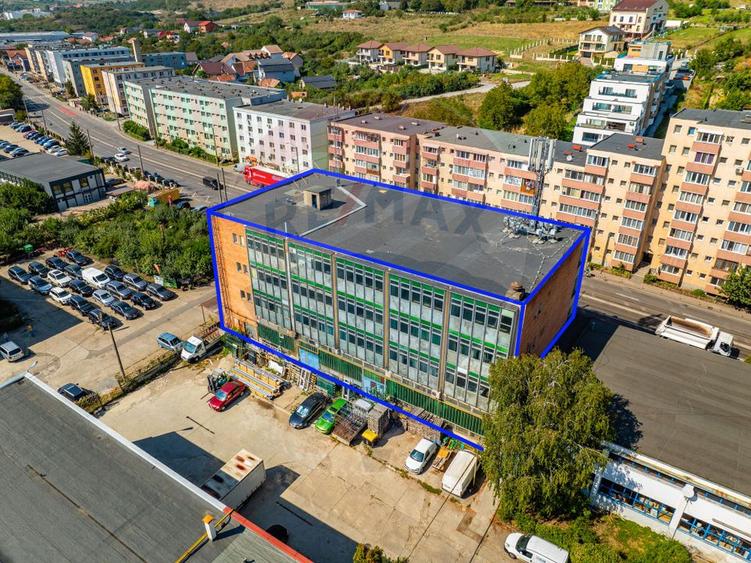 Clădire industrială/comercială cu 2.738 mp suprafață utilă
