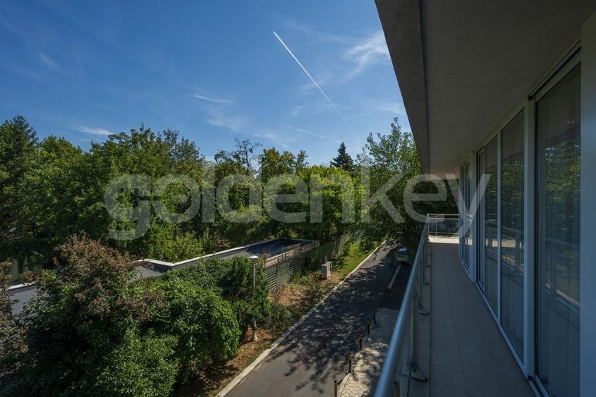 Locatie unica | Apartament cu 5 camere, 3 bai | vedere libera