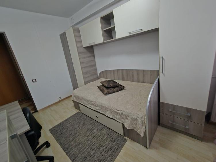 Tineretului Vacaresti- bloc reabilitat- doua grupri sanitare