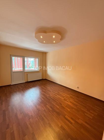 Apartament 2 decomandate la ETAJUL 3 zona Mall - 2