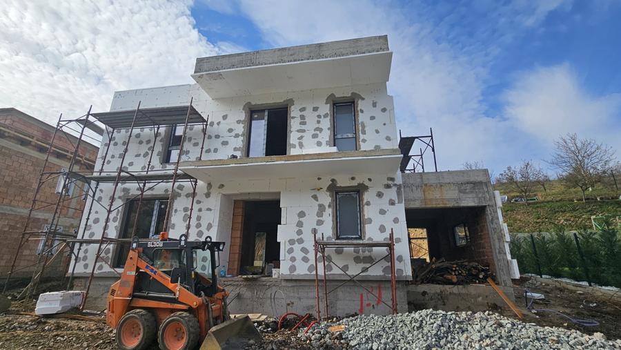 Casa individuala, 140mp utili, garaj, teren 588mp, Roata Faget