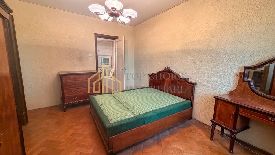 CAMERE TRANSFORMABIL IN 3 - LANGA SALA PALATULUI - CLADIRE CU ISTORIE