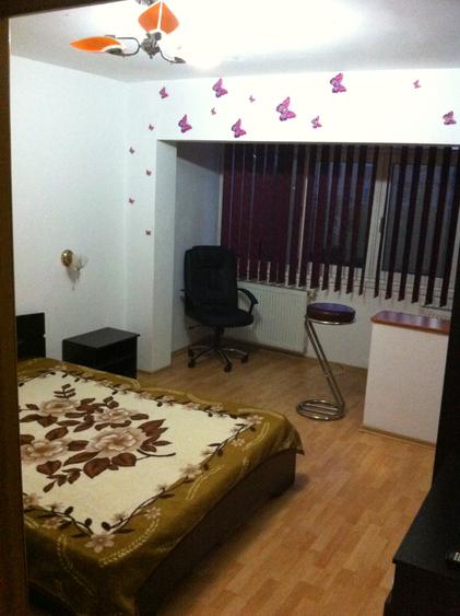 Apartament cu 3 camere str. Savenilor