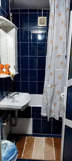Apartament cu 2 camere, etaj 2/4, zona Alexandru cel Bun