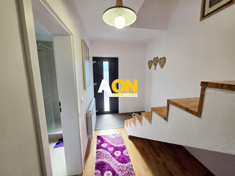 1/2 Duplex la cheie, 3 camere, 208 mp teren, Barabant