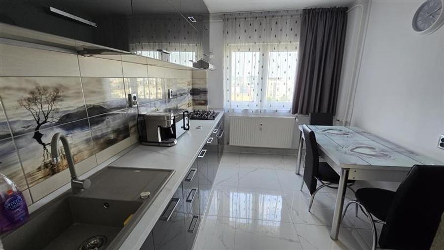 Berceni-Oltenitei-Piata Sudului apartament 4 camere, mobilat si utilat.