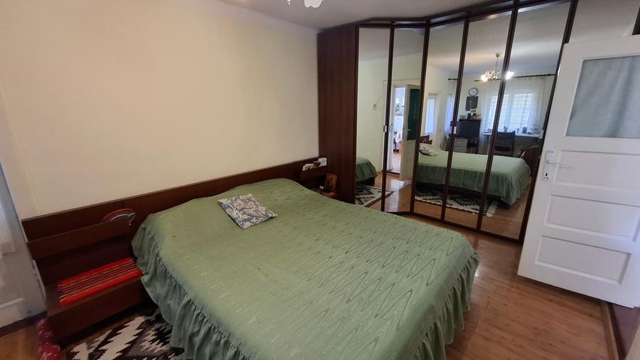 Casa 3 camere - constructie mixta + teren 200 mp (deschidere 8 ml )