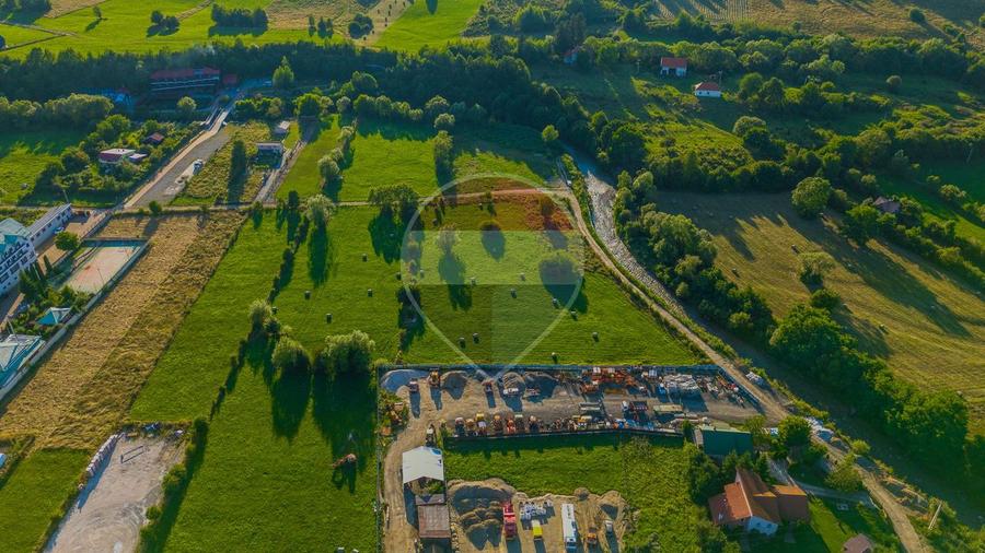 Teren intravilan 7.660 mp lângă Bran, panoramă 360°, comision 0%
