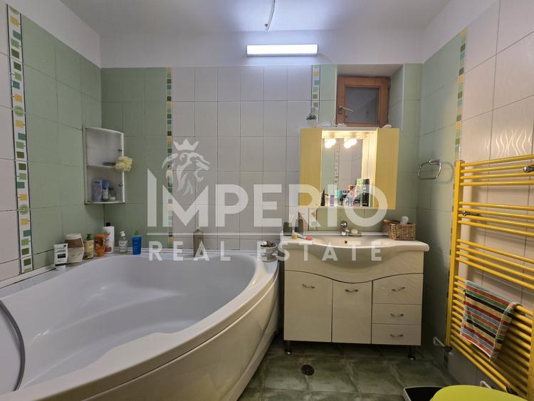 Vand casa individuala in cartierul Andrei Muresanu – ideala pentru doua familii!