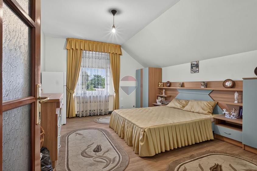 Casă/Spatiu comercial  si teren 422 mp de inchiriat zona Uta