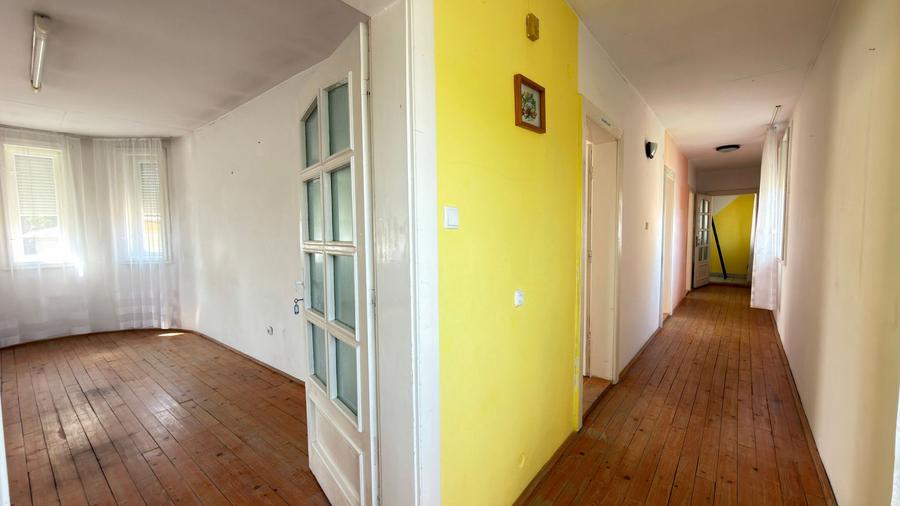 Oportunitate Inchiriere 2 Clădiri cu teren Zonă Centrală – Carei