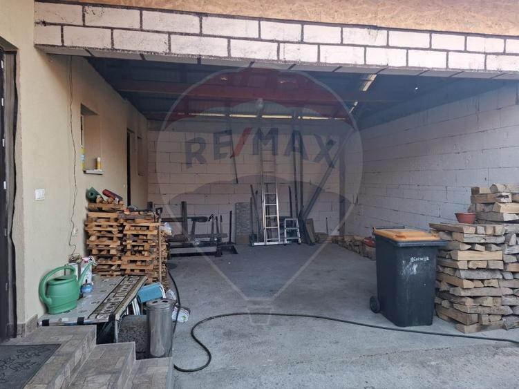 Casă / Vilă cu 4 camere de vânzare