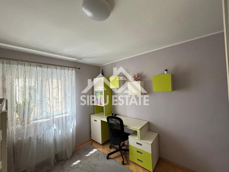 Apartament 3 camere de inchiriat Sibiu