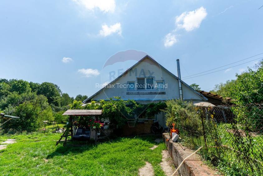 Casă  cu 10 camere in 2 corpuri de cladire (se pot vinde separat) - 19