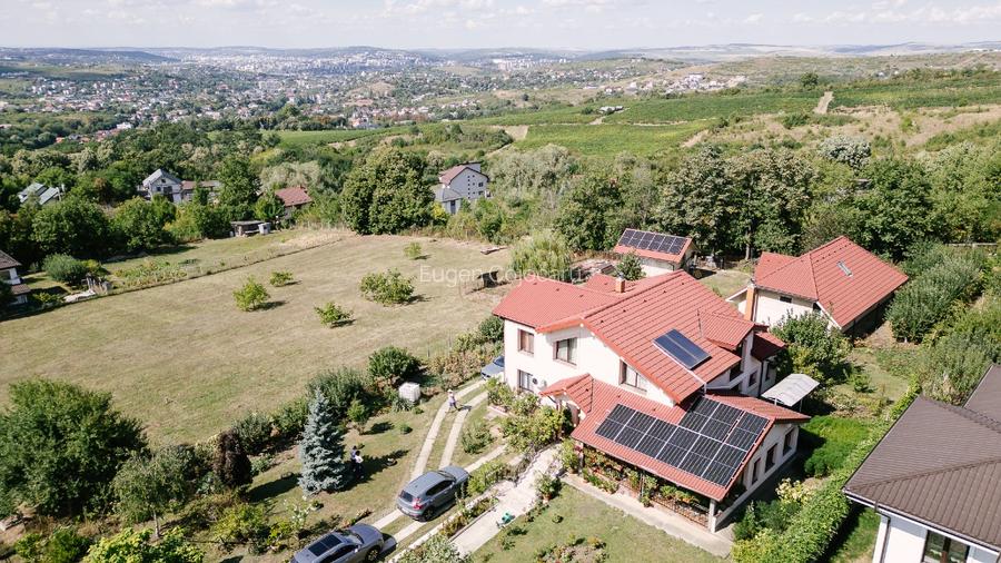 Proprietate deosebită în Bucium - 3