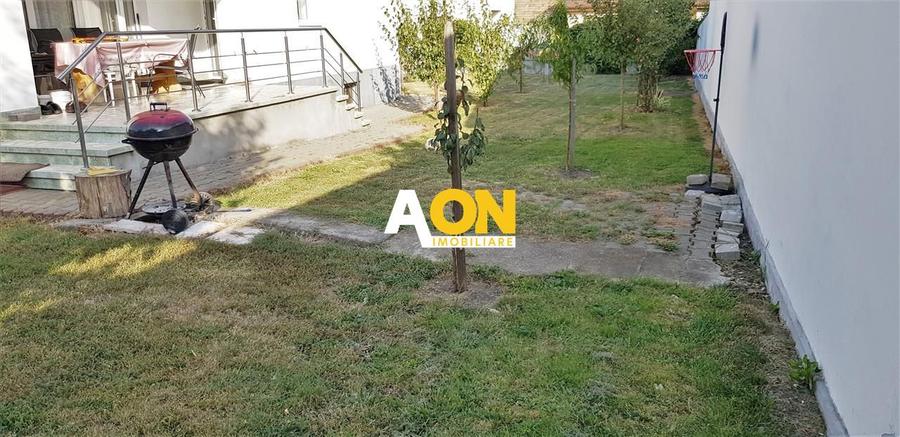 Casa  5 camere  2 garaje  780 mp teren Zona Schit