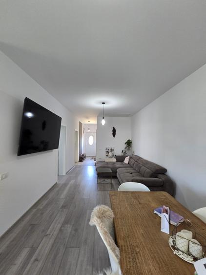 Duplex pe parter, mobilat și utilat complet, teren 300 mp – Bucovăț