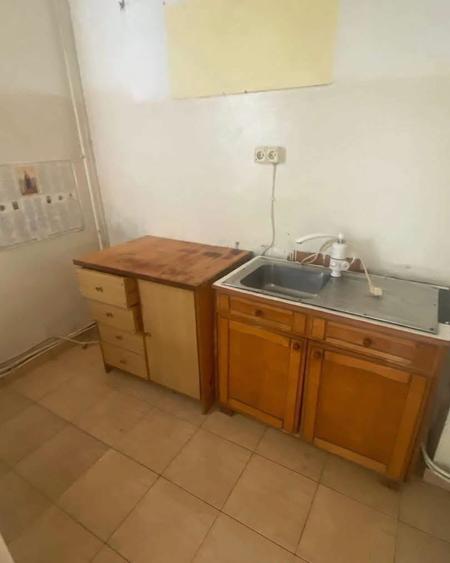 Luminisului garsoniera etaj 1 pret 22900 eur