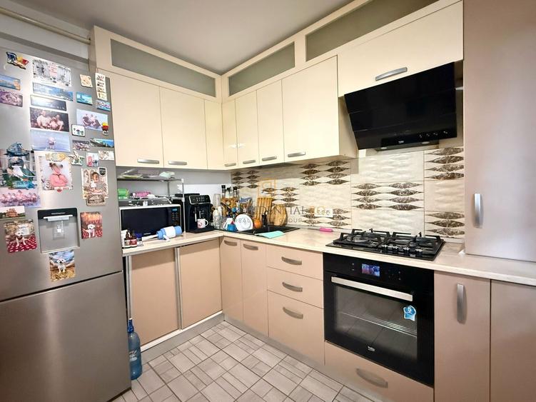 Vila insiruita mobilata si utilata / 4 camere/ 3 Bai / Curte proprie