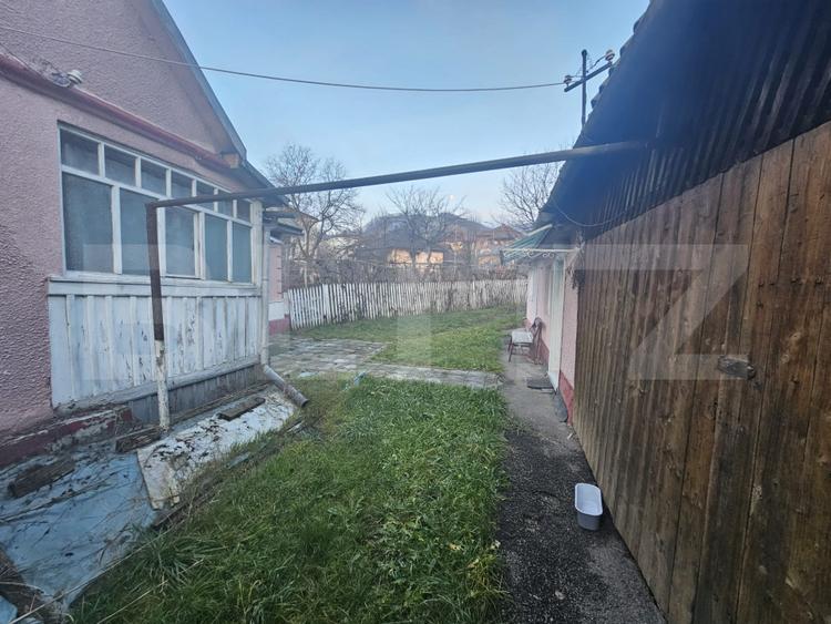 Casă cu 2 camere și anexe, zona centralǎ, Câmpeni