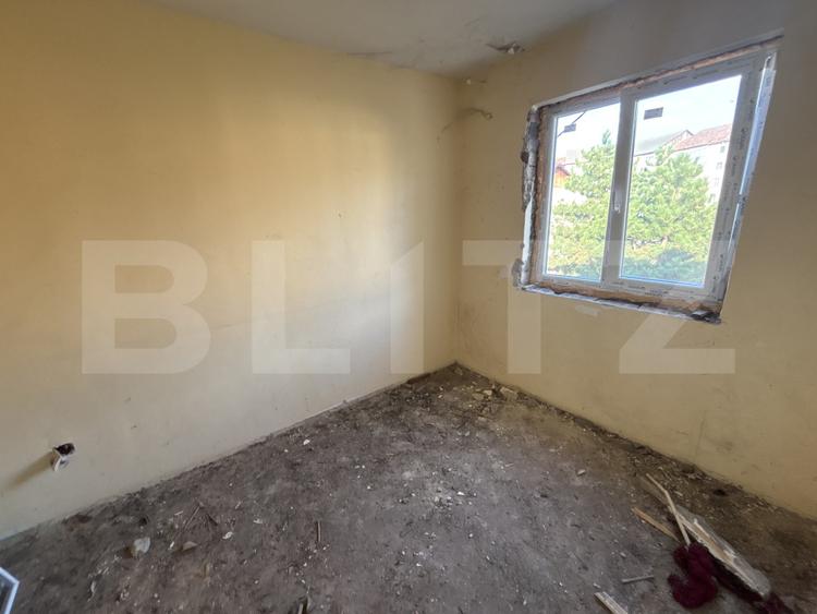 Apartament cu 2 camere, 31 mp, etaj 4/4, zona Pacii
