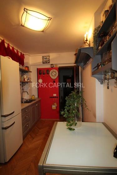 Londra etj 1- cu 2 balcoane in vila P+2- Apartament in vila - 21