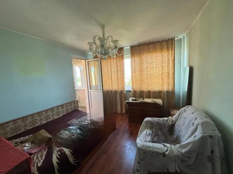 Apartament - 3 camere - semidecomandat -Constantin Brancoveanu