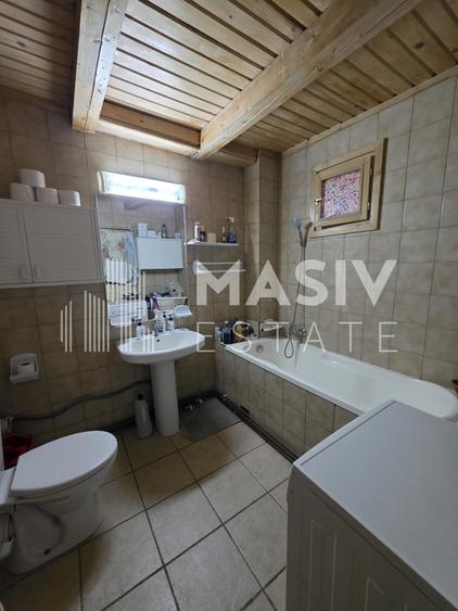 🏡 Casă din lemn masiv cu 7 camere, saună și teren generos – Azuga