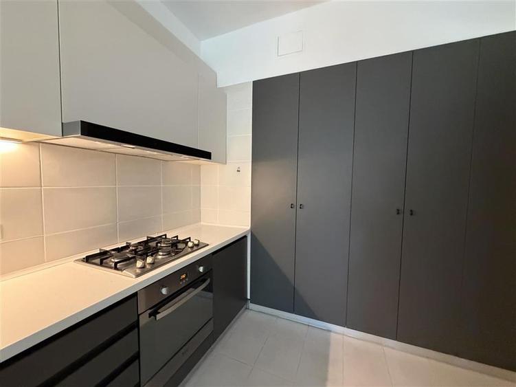 FOR RENT 4 ROOMS 200 SQM 3 PARKING