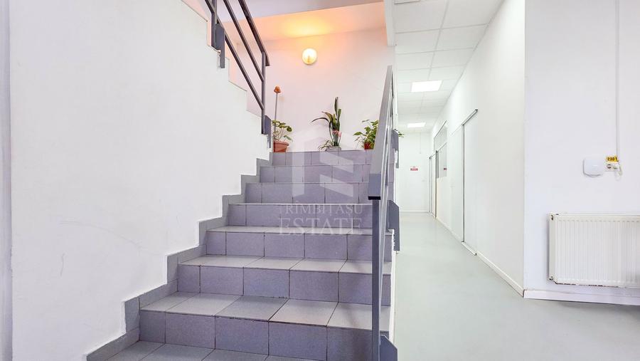Spațiu industrial–afacere catering la cheie, teren&hală 750 mp S+P+1E