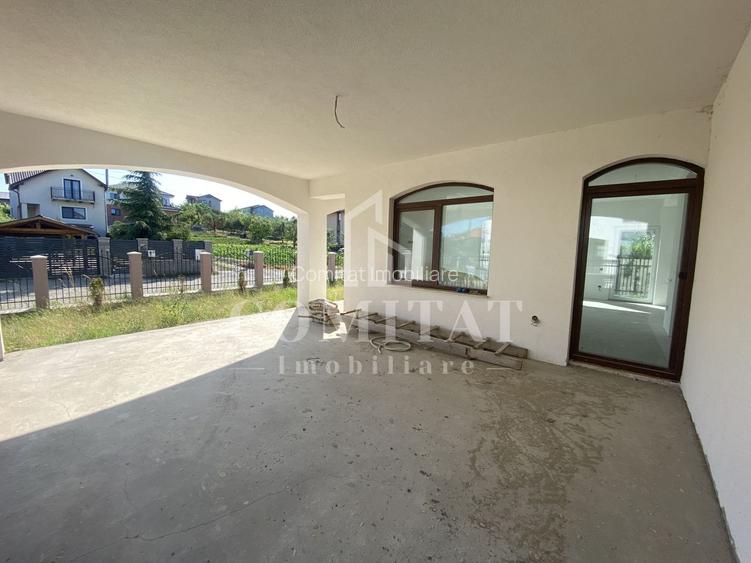 Casă de vânzare | Dispunere pe 2 niveluri | Localitatea Dezmir