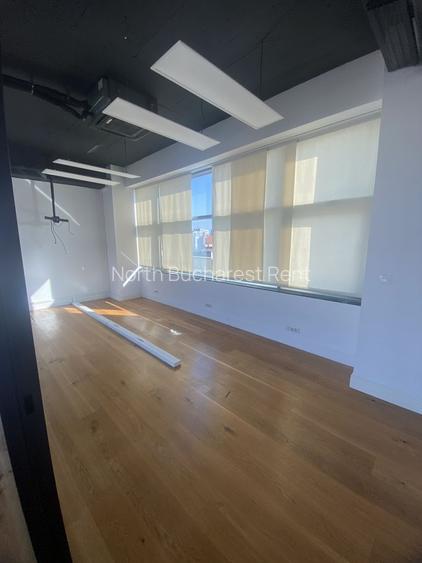 Birouri de închiriat | 102 mp (+198 mp terasa) | Piața Romană - 6
