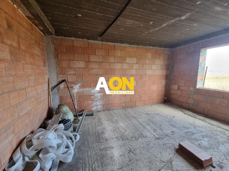 Casa la rosu,2100 mp teren,zona Micesti