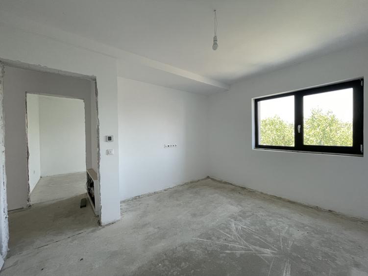 Duplex cu 5 camere despartit prin spatiu tehnic - Urseni