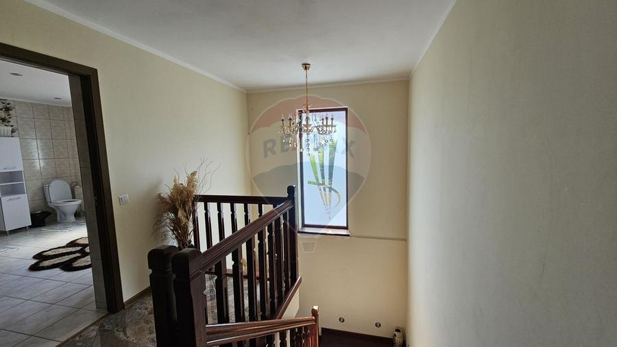 Casă / Vilă cu 6 camere de vânzare in Hânțești, Suceava