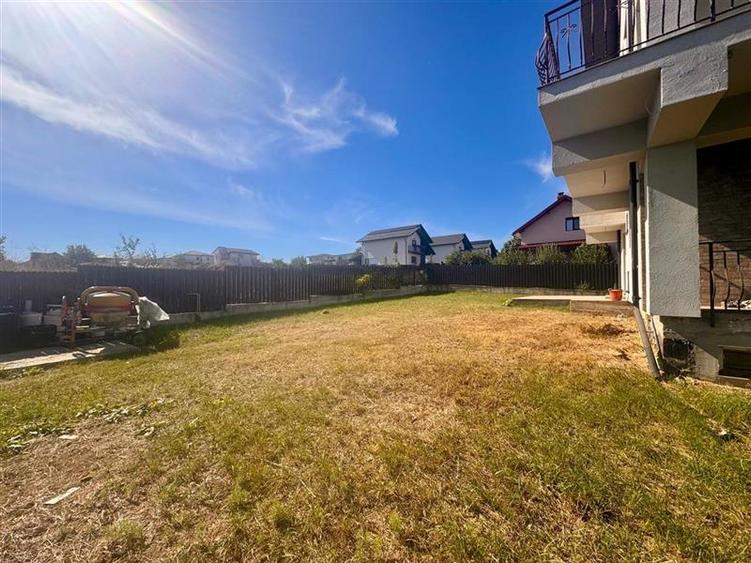 Duplex spatios, 5 drumuri, fundac, Miroslava