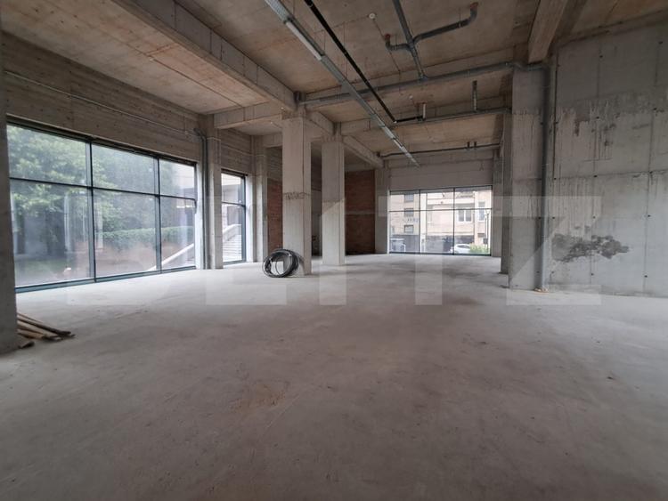 Spațiu comercial de închiriat, 400 mp, zonă Centrală