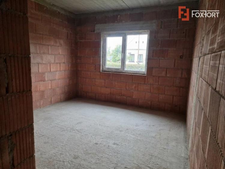 Duplex de vanzare cu 3 camere, localitate Izvin