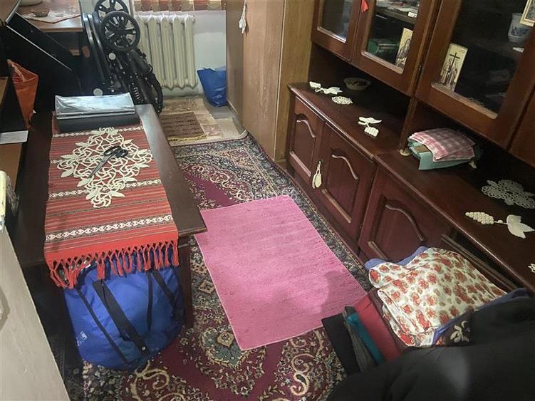 Apartament 3 camere in Focsani , zona centrala Scoala 10 - Sala Polivalenta , de - 3