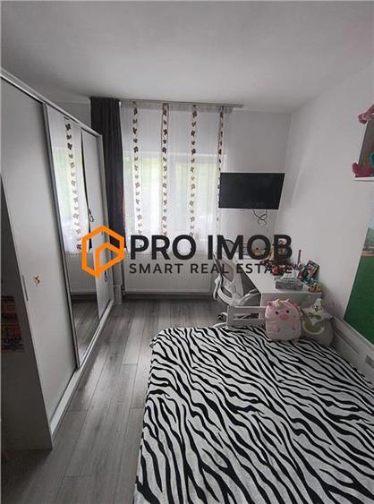 Apartament 4 camere decomandat zona Berca