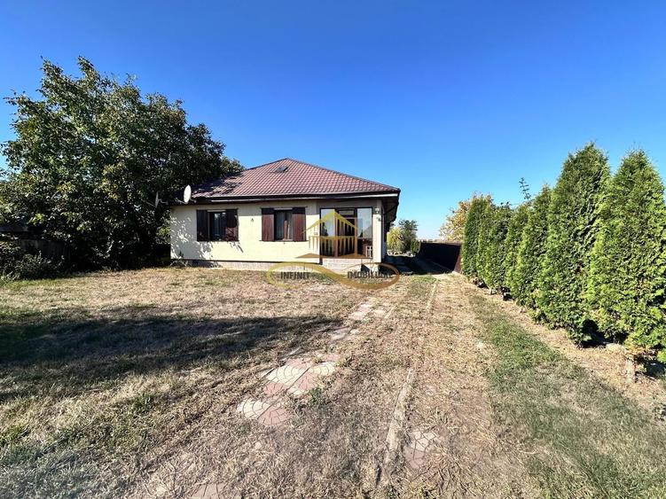 De vanzare casa 4 camere Siretu Saucesti
