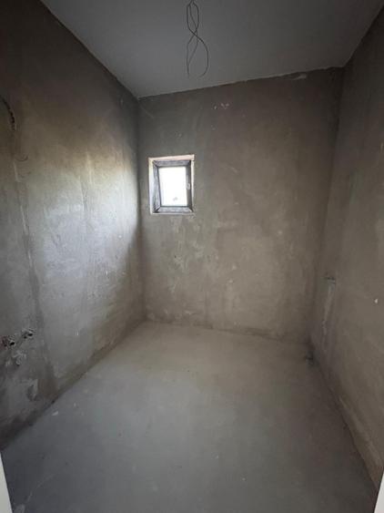 Apartament 3 camere, 83 mp, zona Nord - Est