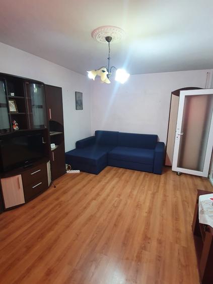 Apartament 2 camere decomandat - zona CET - 85.000 euro