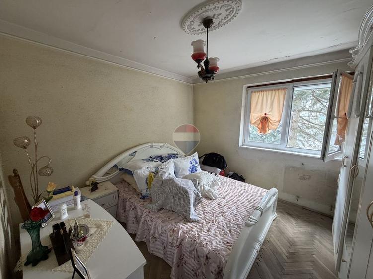 Apartament 3 camere etaj 3/4 SUD